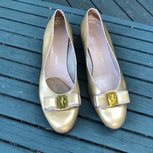 Ferragamo Gold Shoes | Size 8